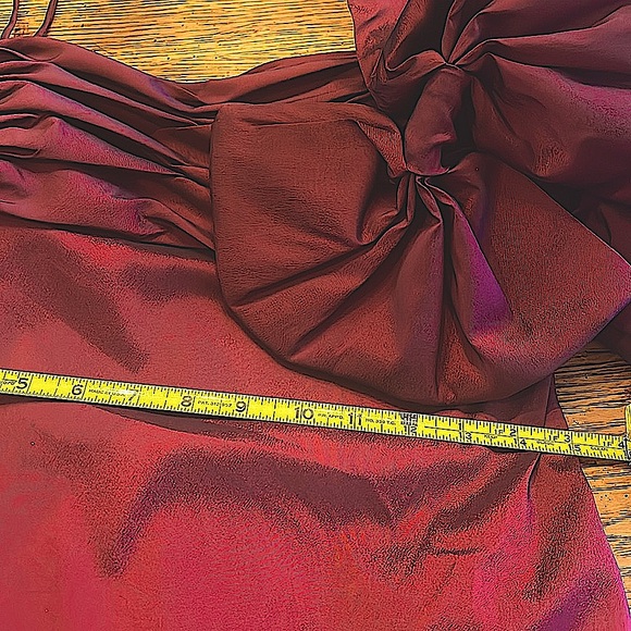 NWTStunningMaxiIssueNewYorkGownSpaghettiStrapsPuffedSleeves.Merlot.HeadTurnig.8 - Picture 12 of 17